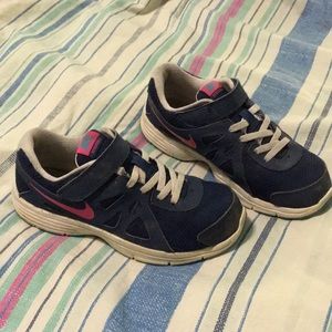 Kids Nike Athletic Shoes Sneakers 1.5Y